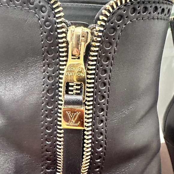 Louis Vuitton Boots - Picture 2 of 14